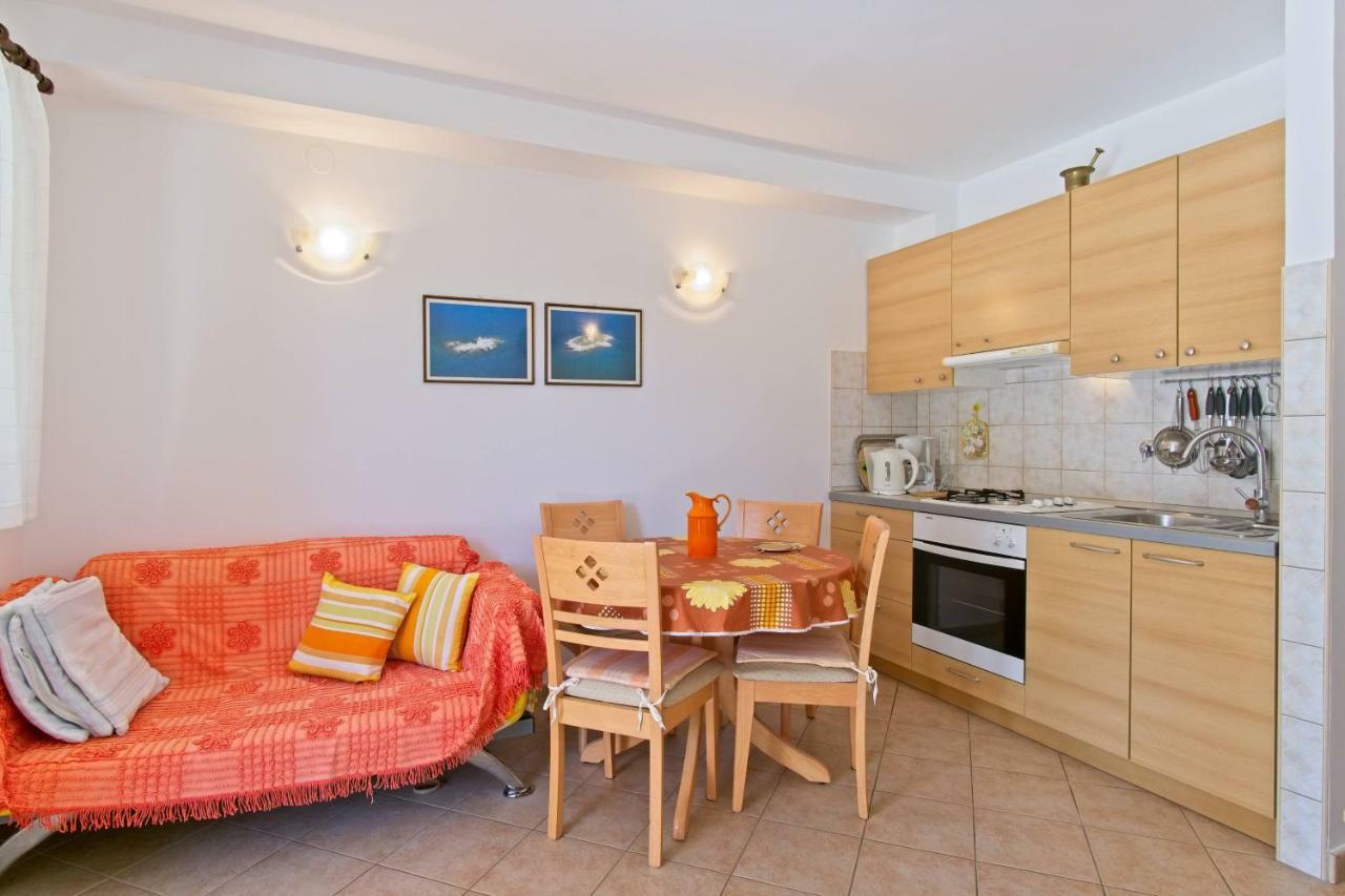 Apartmani Dorita Mali Lošinj Exterior foto